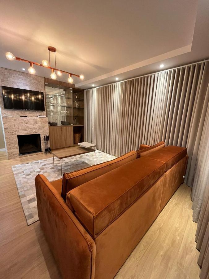 Apartamento Espetacular, 2 Suites, A 30M Da Rua Coberta Gramado Ngoại thất bức ảnh
